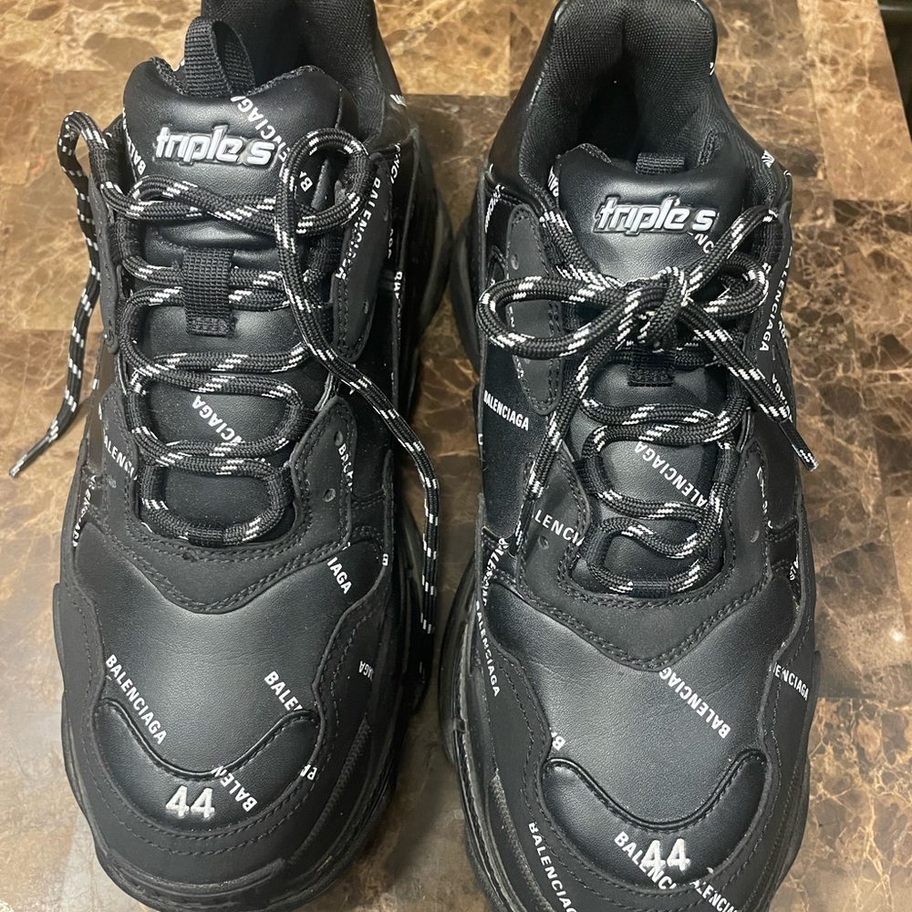 Men’s Balenciaga tennis shoes